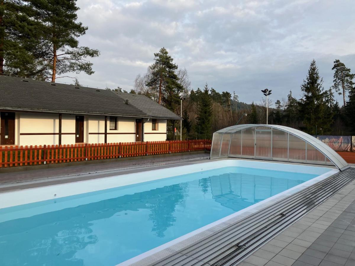 Raj Sportovni A Rekreacni Resort Branzez Kněžmost 외부 사진