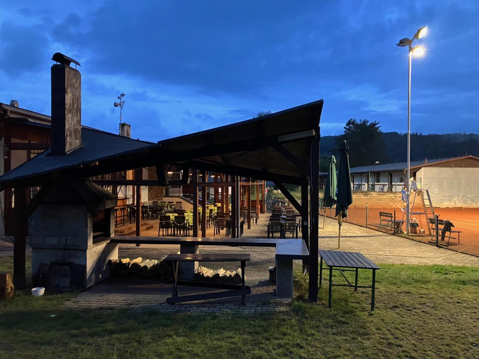 Raj Sportovni A Rekreacni Resort Branzez Kněžmost 외부 사진