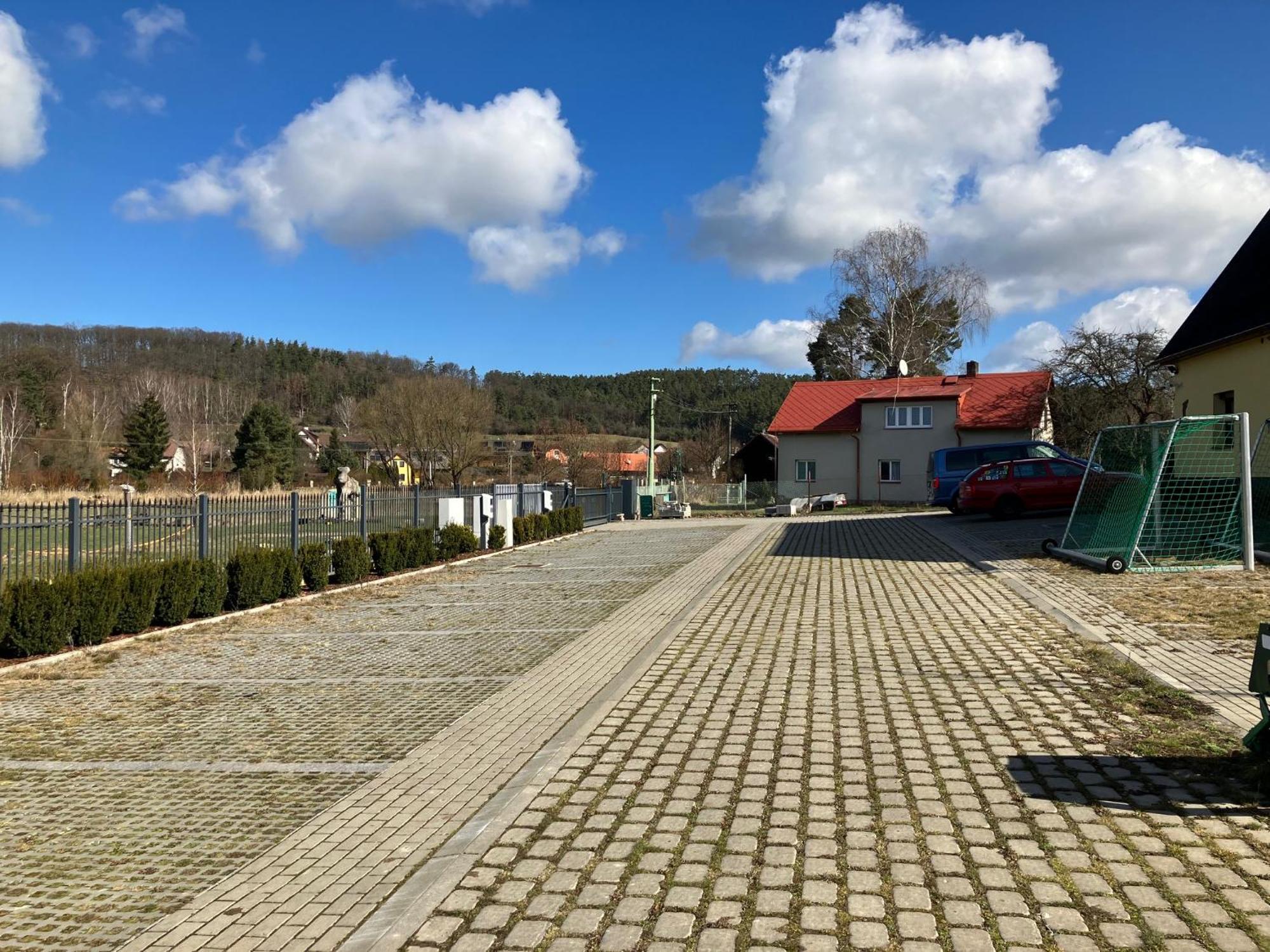 Raj Sportovni A Rekreacni Resort Branzez Kněžmost 외부 사진
