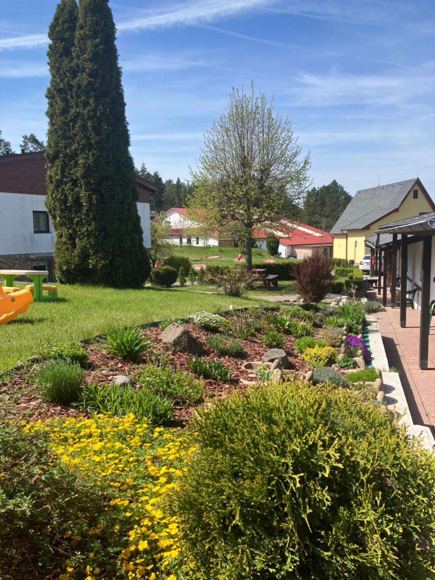 Raj Sportovni A Rekreacni Resort Branzez Kněžmost 외부 사진